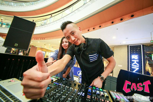 高云鹏老师助力中国田径街头巡回赛！